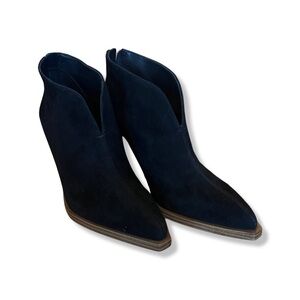 Vince Camuto VC-GINSEL Black True Suede Ankle Booties